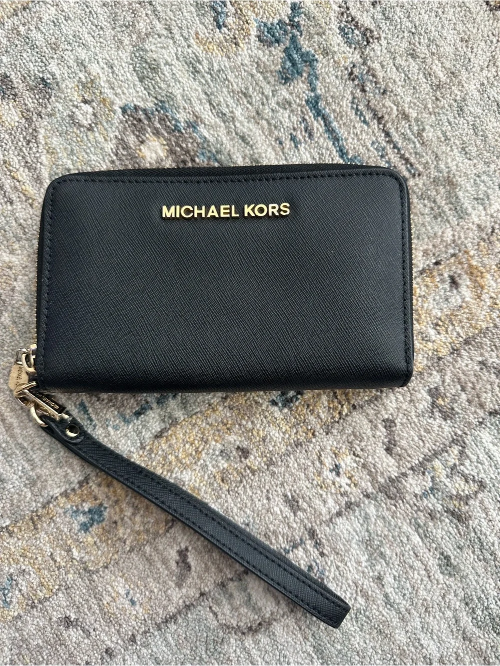 Michael Kors Black Saffiano Zip-Around Wristlet Card Holder